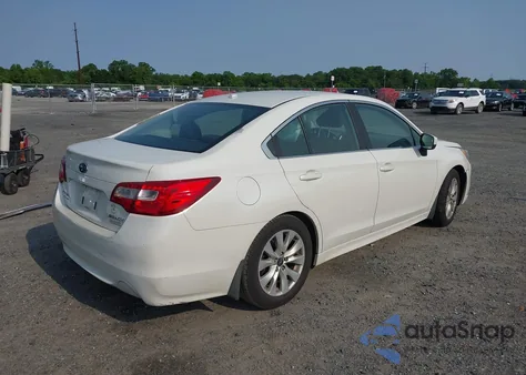 2015 Subaru Legacy 2.5I Premium z USA, uszkodzony, nr VIN 4S3BNAC68F3050166